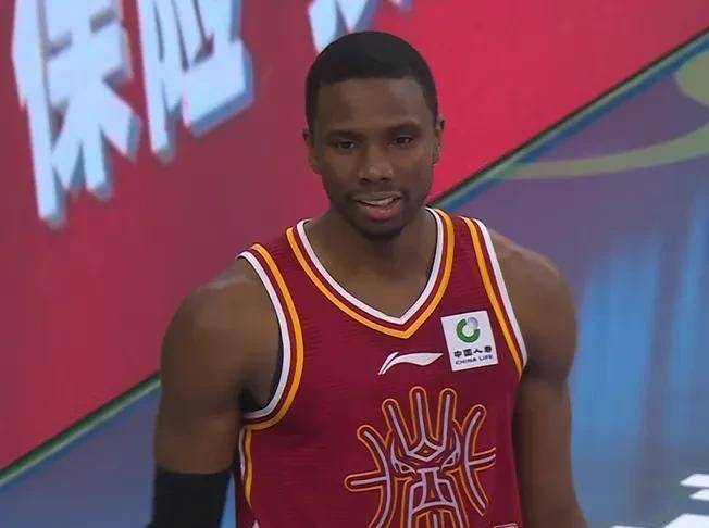 关于赛地聚焦——德甲转会期热度飙升，广厦男篮回应争议，气氛紧张，轮换策略成焦点的信息